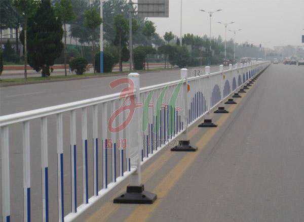 道路護欄的特點及維護方法