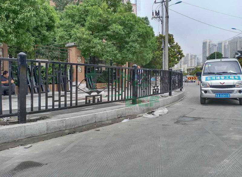 如何快速安裝道路護欄？